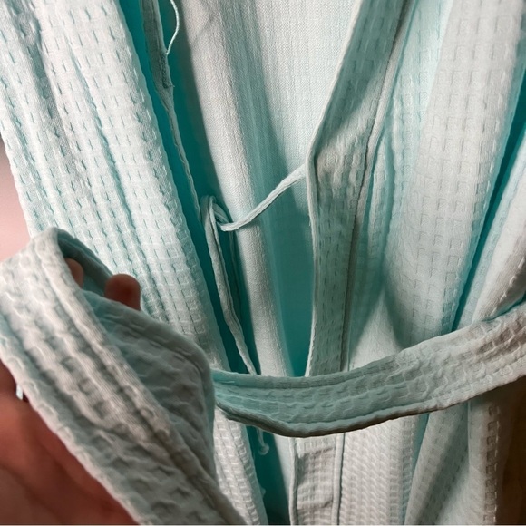 Croft & Barrow Womens Blue Waffle Texture Robe Size M Embroidered Wrap Tie Front - Picture 10 of 14